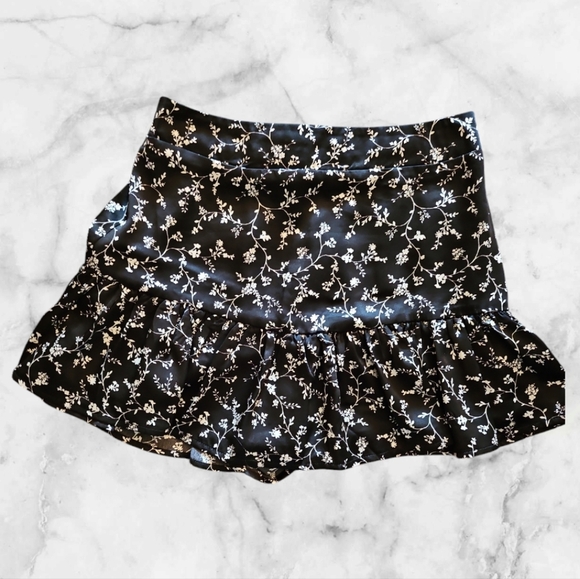 Forever 21 Pants - F21 SM Black and White Floral Ruffle Skort